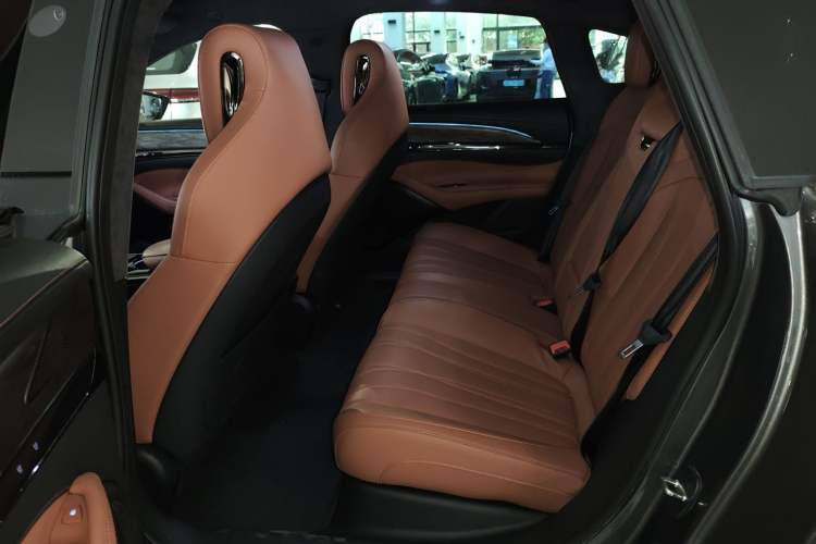 Used IM L7 2022 Dynamic Model Left Rear Seat
