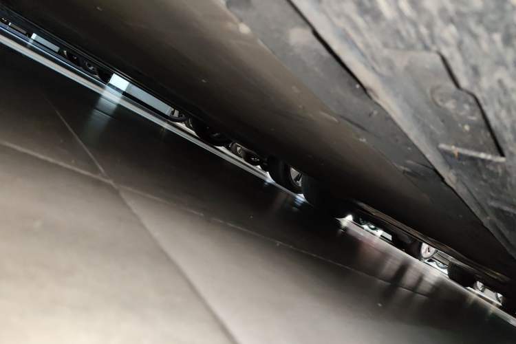 Used IM L7 2022 Dynamic Model Left Side Sill
