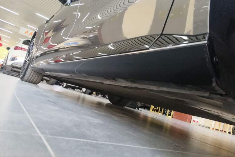 Used IM L7 2022 Dynamic Model Left Side Sill
