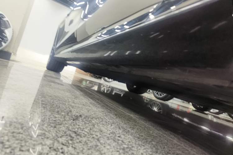 Used IM L7 2022 Dynamic Model Left Side Sill