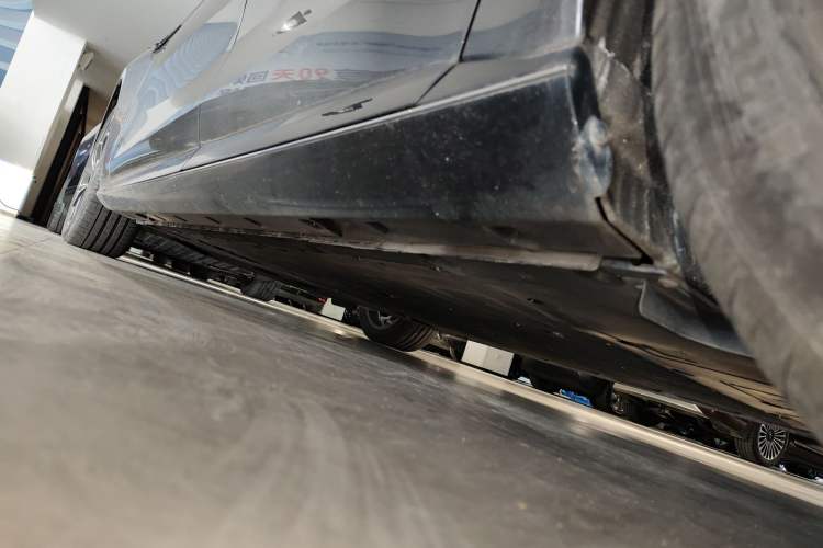 Used IM L7 2022 Dynamic Model Left Side Sill