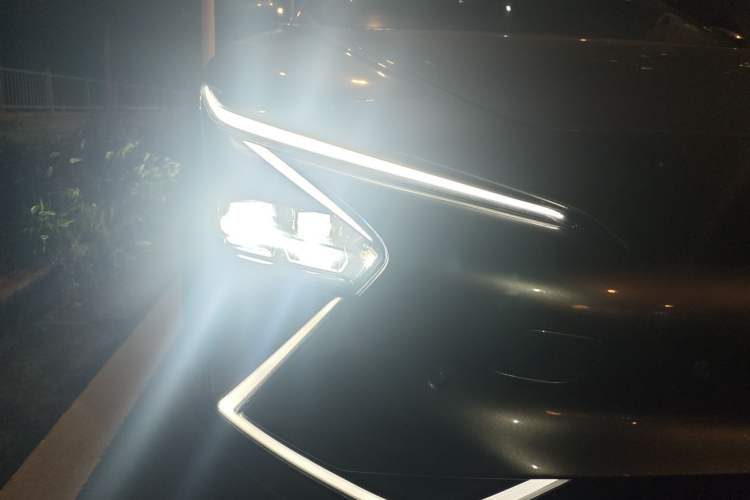 Used IM L7 2022 Dynamic Model Right Front Headlight