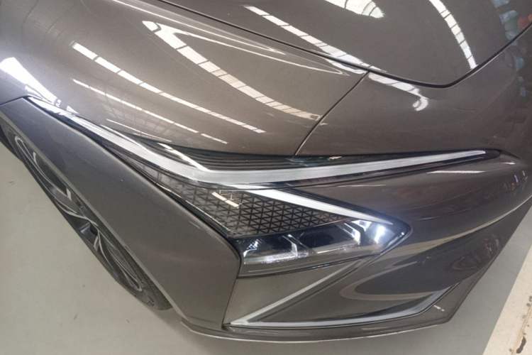 Used IM L7 2022 Dynamic Model Right Front Headlight