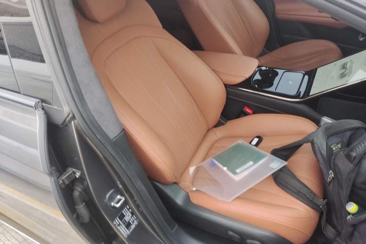 Used IM L7 2022 Dynamic Model Right Front Seat