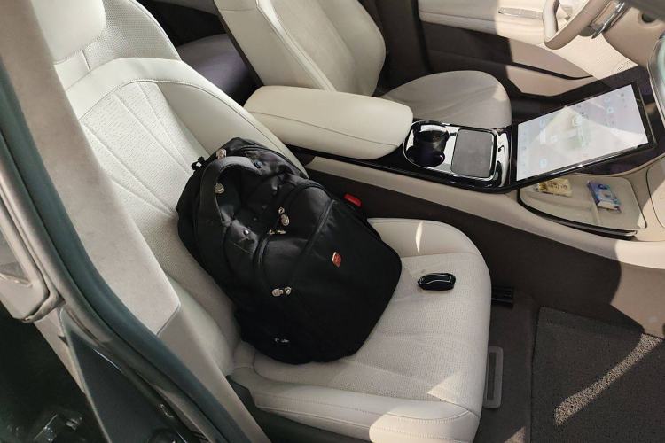 Used IM L7 2022 Dynamic Model Right Front Seat