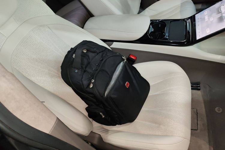 Used IM L7 2022 Dynamic Model Right Front Seat