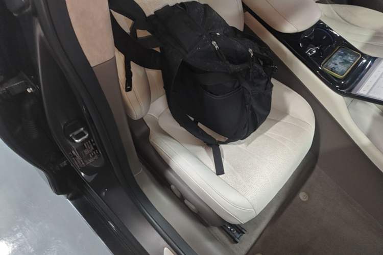 Used IM L7 2022 Pro Model Right Front Seat