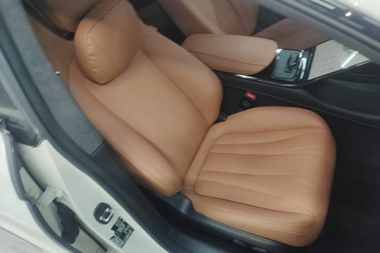 Used IM L7 2022 Pro Model Right Front Seat