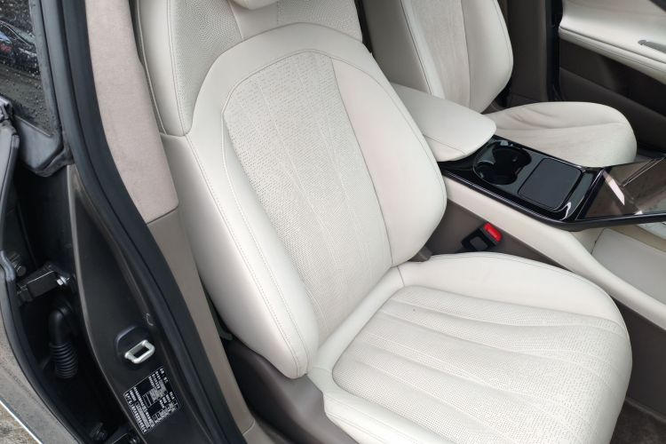 Used IM L7 2022 Pro Model Right Front Seat