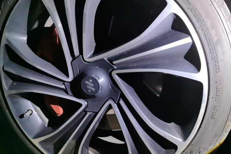 Used IM L7 2022 Angel Wheel Edition Right Front Wheel Hub