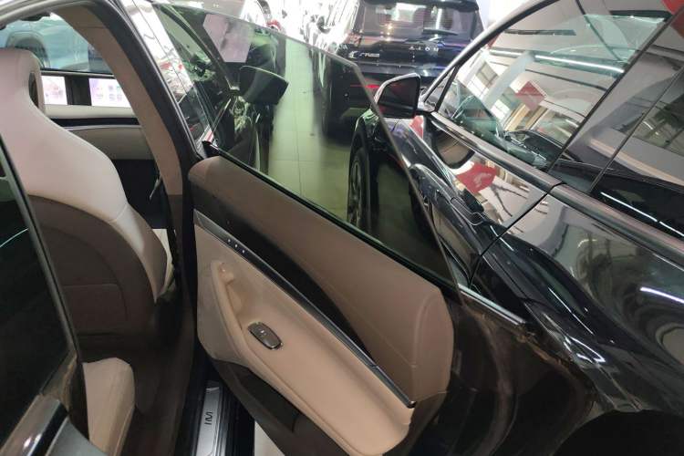 Used IM L7 2022 Dynamic Model Right Rear Door Interior