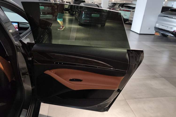 Used IM L7 2022 Dynamic Model Right Rear Door Interior