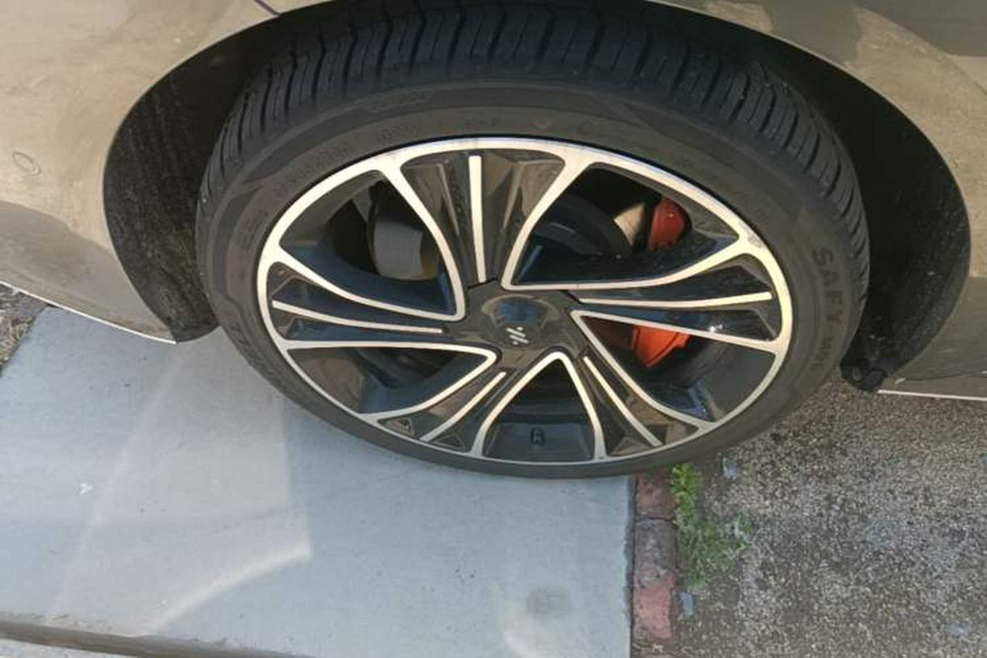 Used IM L7 2022 Pro Model Right Rear Wheel Hub