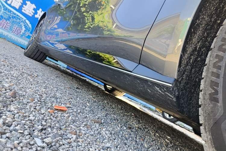 Used IM L7 2022 Pro Model Right Side Sill