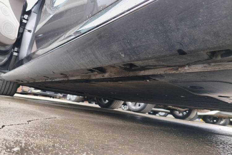 Used IM L7 2022 Pro Model Right Side Sill