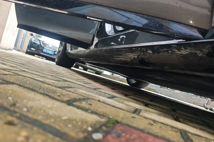 Used IM L7 2022 Pro Model Right Side Sill