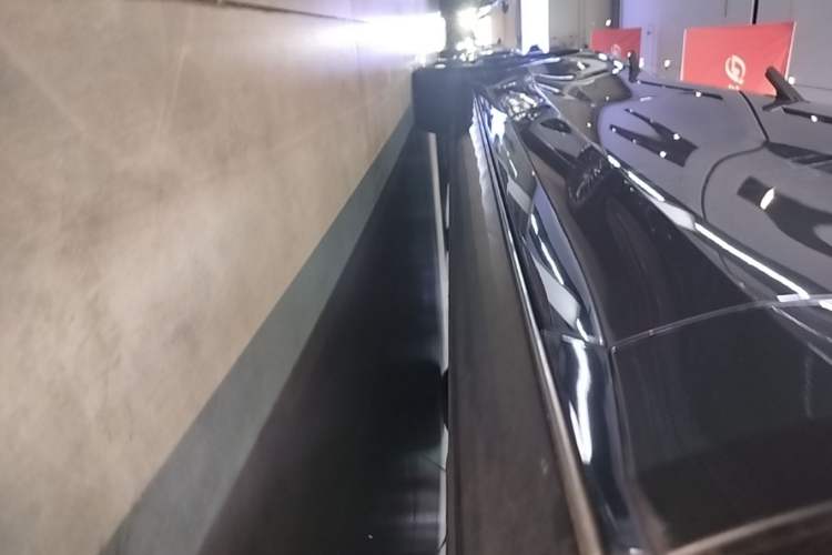 Used IM L7 2022 Pro Model Right Side Sill