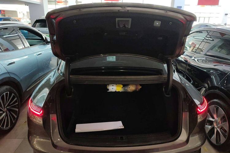 Used IM L7 2022 Dynamic Model Trunk