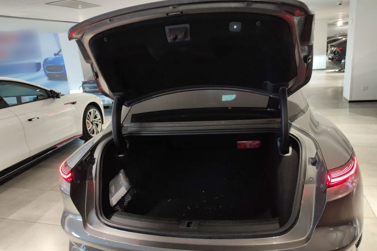 Used IM L7 2022 Dynamic Model Trunk