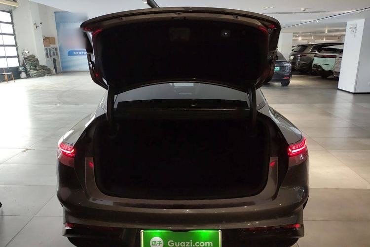Used IM L7 2022 Dynamic Model Trunk