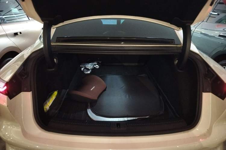 Used IM L7 2022 Pro Model Trunk