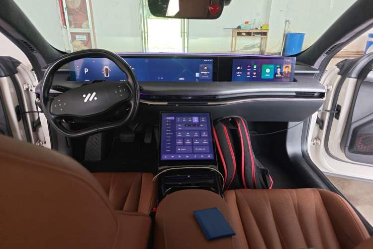 Used IM L7 2022 Angel Wheel Edition Center Console