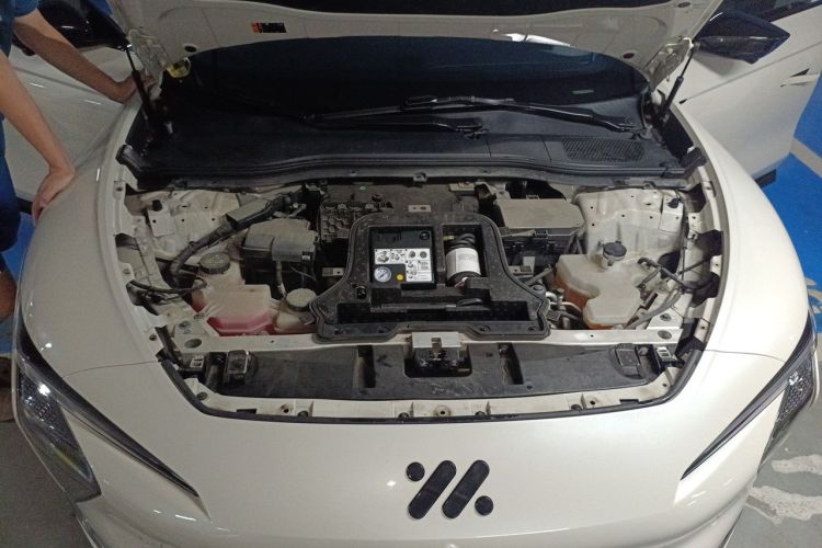 Used IM L7 2022 Pro Model Engine Bay