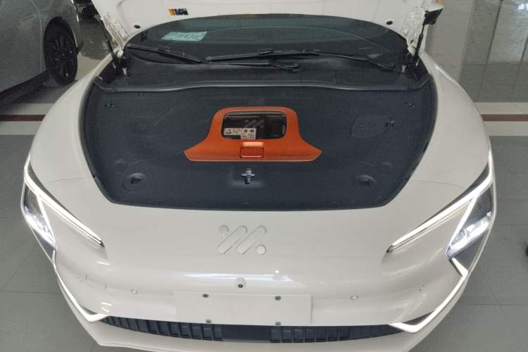 Used IM L7 2022 Dynamic Model Engine Bay