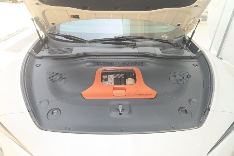 Used IM L7 2022 Dynamic Model Engine Bay