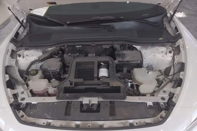 Used IM L7 2022 Dynamic Model Engine Bay