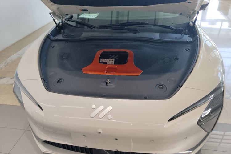 Used IM L7 2022 Dynamic Model Engine Bay