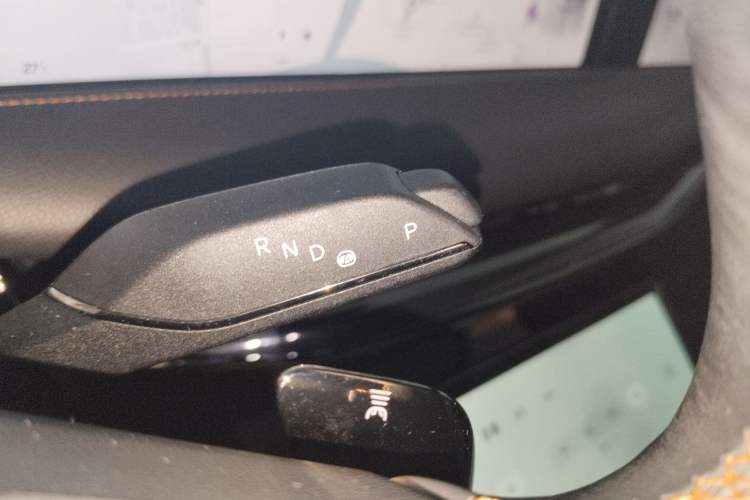Used IM L7 2022 Dynamic Model Gear Lever
