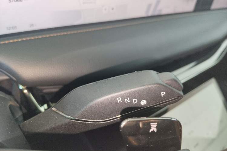 Used IM L7 2022 Dynamic Model Gear Lever