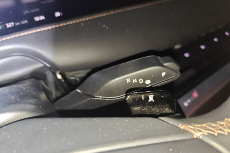 Used IM L7 2022 Dynamic Model Gear Lever