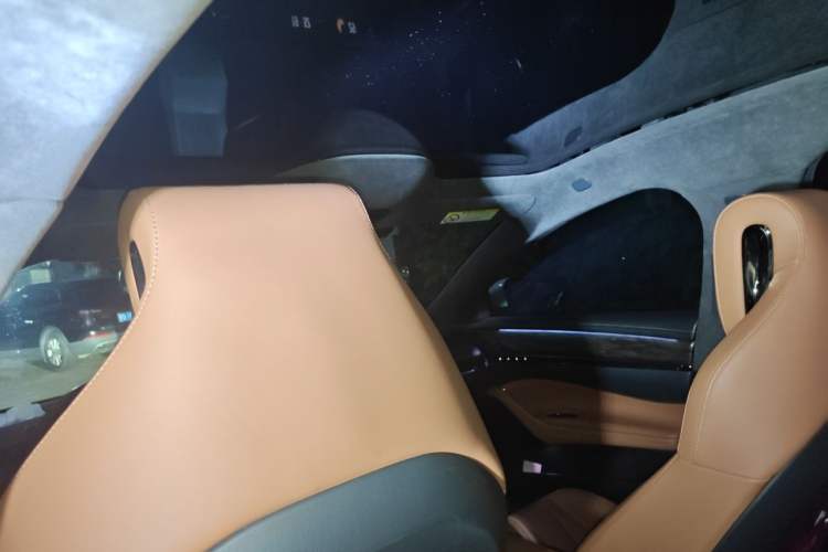 Used IM L7 2022 Dynamic Model Headliner