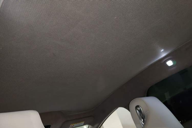 Used IM L7 2022 Dynamic Model Headliner