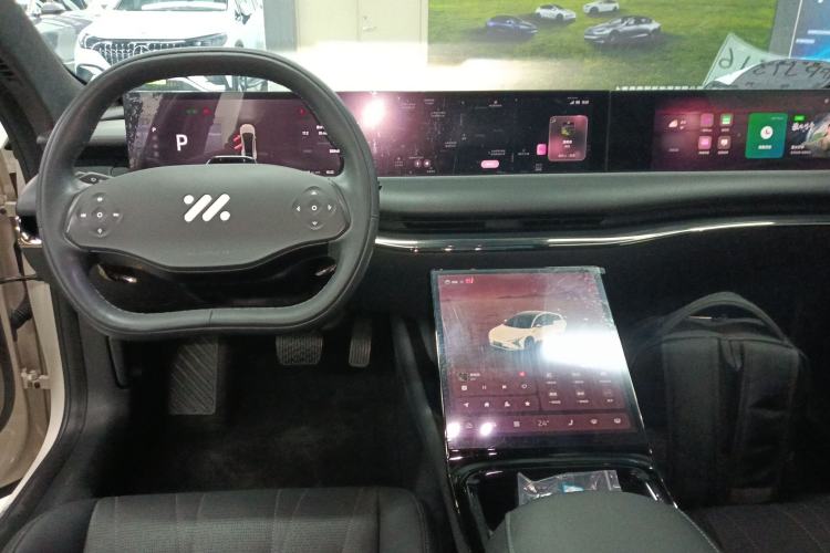 Used IM L7 2022 Dynamic Model Interior 2