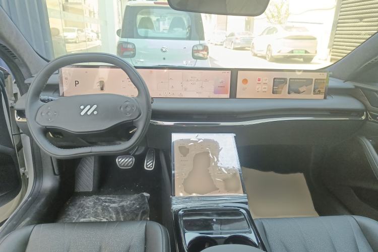 Used IM L7 2022 Dynamic Model Interior 2