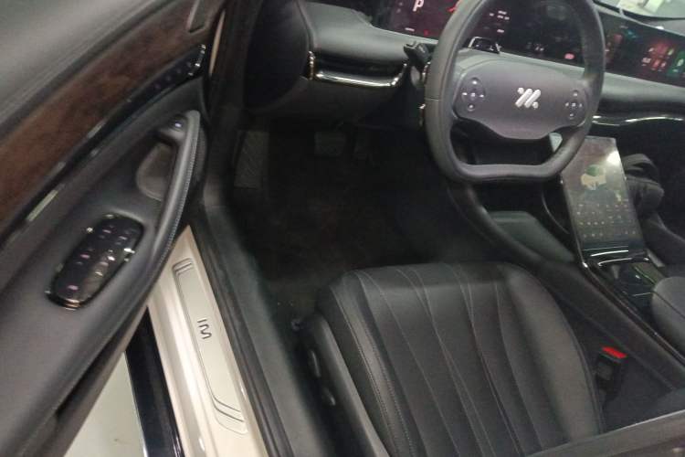 Used IM L7 2022 Dynamic Model Interior 3