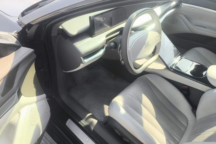 Used IM L7 2022 Pro Model Interior 3