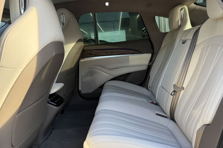 Used IM L7 2022 Dynamic Model Interior 3