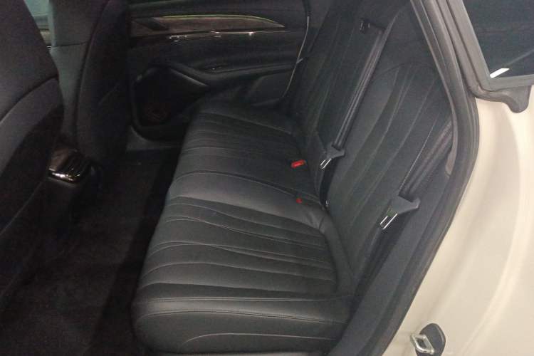 Used IM L7 2022 Dynamic Model Interior 4