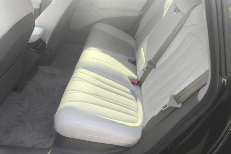 Used IM L7 2022 Pro Model Interior 4