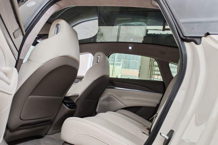 Used IM L7 2022 Pro Model Interior 5