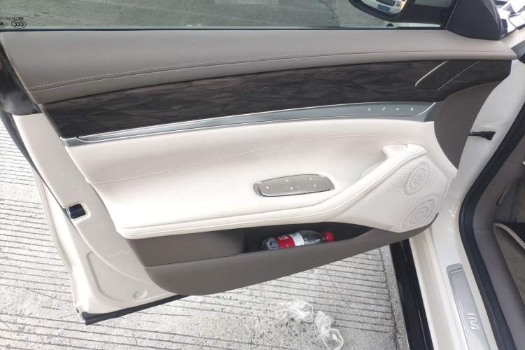 Used IM L7 2022 Dynamic Model Left Front Door Interior