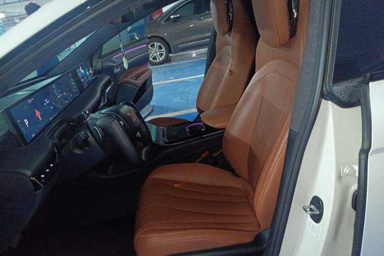 Used IM L7 2022 Pro Model Left Front Seat