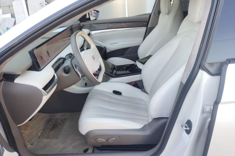 Used IM L7 2022 Dynamic Model Left Front Seat