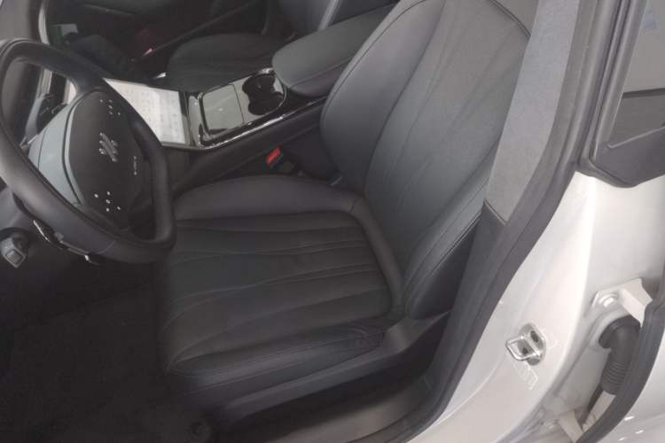 Used IM L7 2022 Dynamic Model Left Front Seat