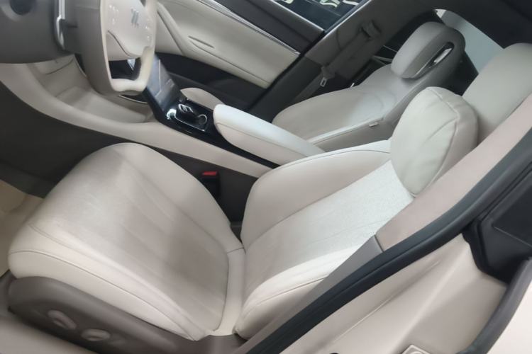 Used IM L7 2022 Pro Model Left Front Seat