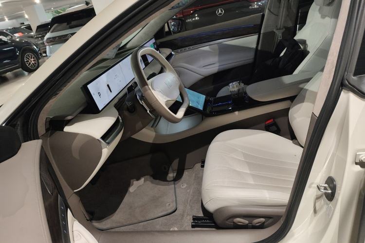 Used IM L7 2022 Dynamic Model Left Front Seat